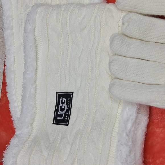 Ugg Set - Picture 3 of 5